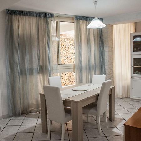 Casa Vacanze Margherita Porto Torres Bagian luar foto