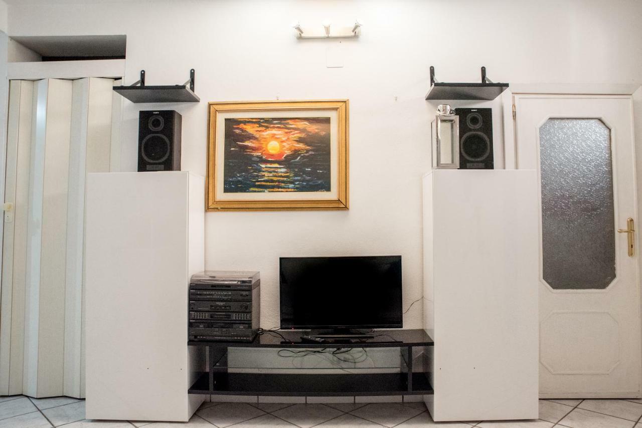 Casa Vacanze Margherita Porto Torres Bagian luar foto