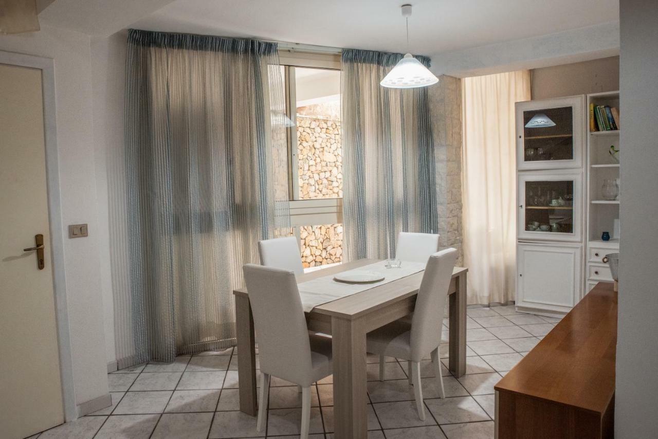 Casa Vacanze Margherita Porto Torres Bagian luar foto